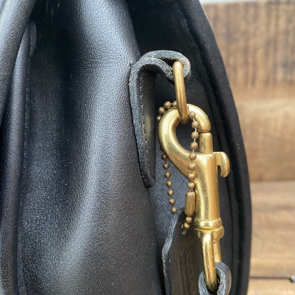 SOLD | Vintage Coach | Manor Bag - Picture 3 of 12
